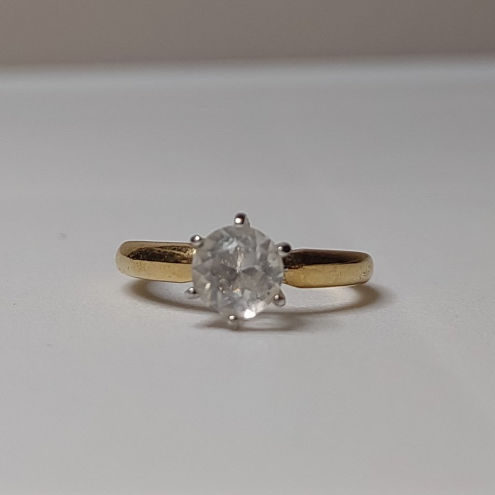 Size 7 Gold Plated Ring With Clear Rhinestone